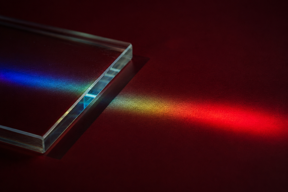 Visible light spectrum with the red region highlighted